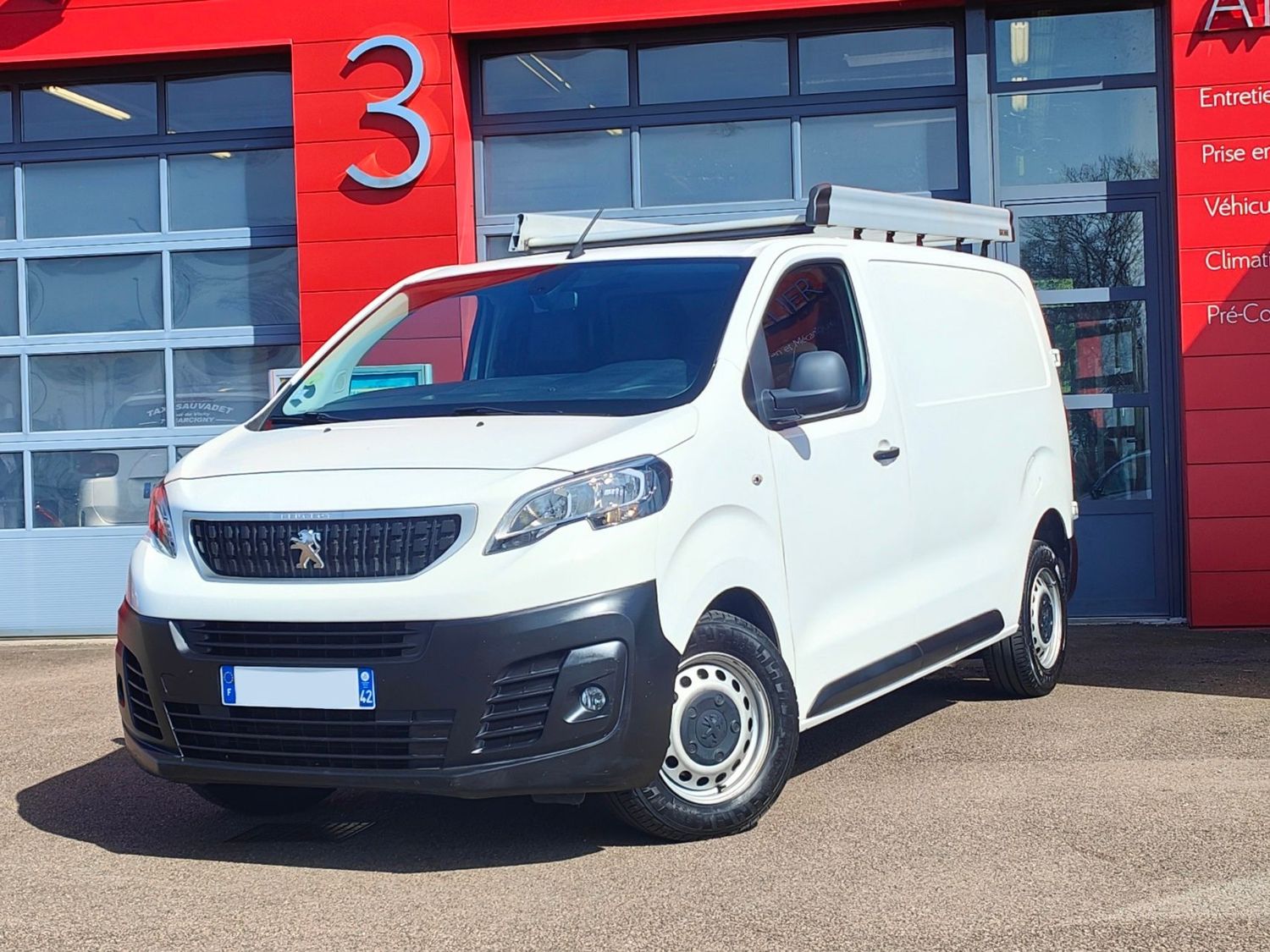 PEUGEOT EXPERT 3 PREMIUM PACK Taille M 2.0 Blue HDi 120 CV BVM6 TVA récupérable (14500€ HT) 2019 - 89000KMS - 17400€ TTC