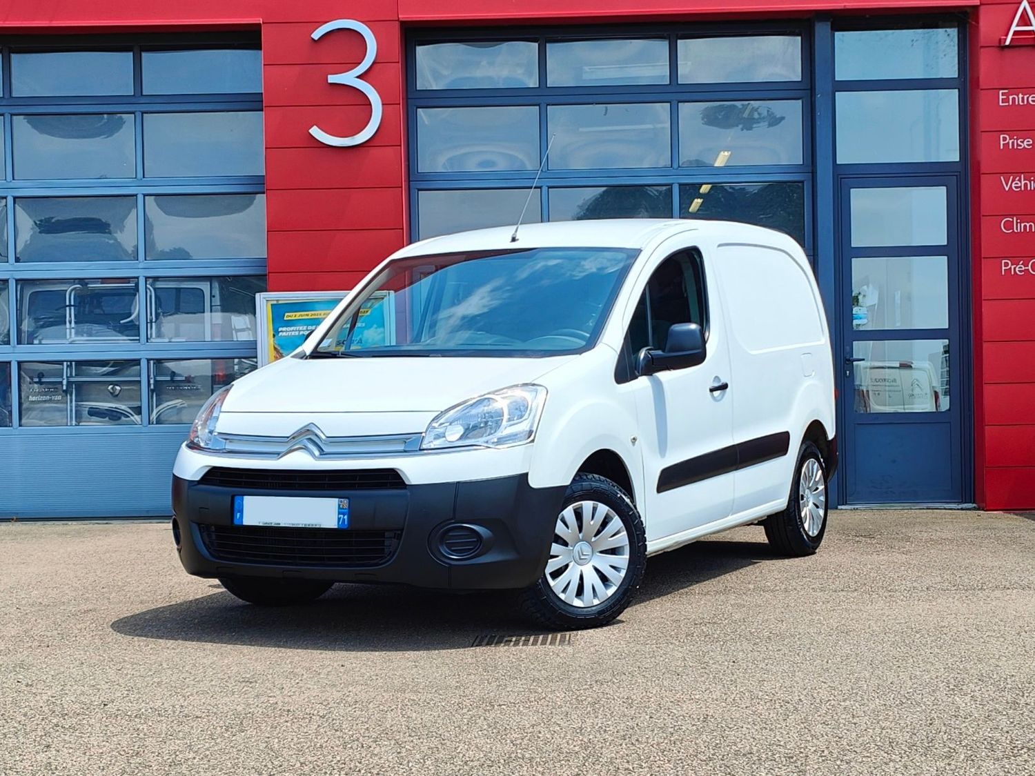 CITROËN BERLINGO II  CLUB Hdi 75  3 places (pas d’ADBLUE) 2015 -   138790kms - 5825€ HT
