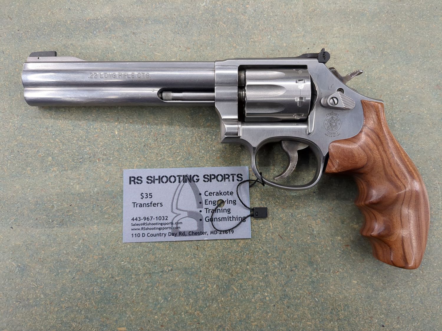 USED - Smith & Wesson 617-6