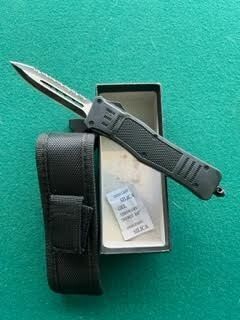 FULLY FUNCTIONING FRONT LOADING KNIFE