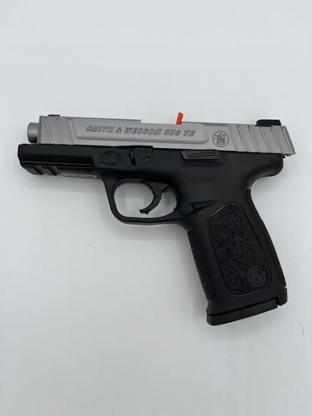 Smith & Wesson SD9VE 16 Rd CT Rail Light