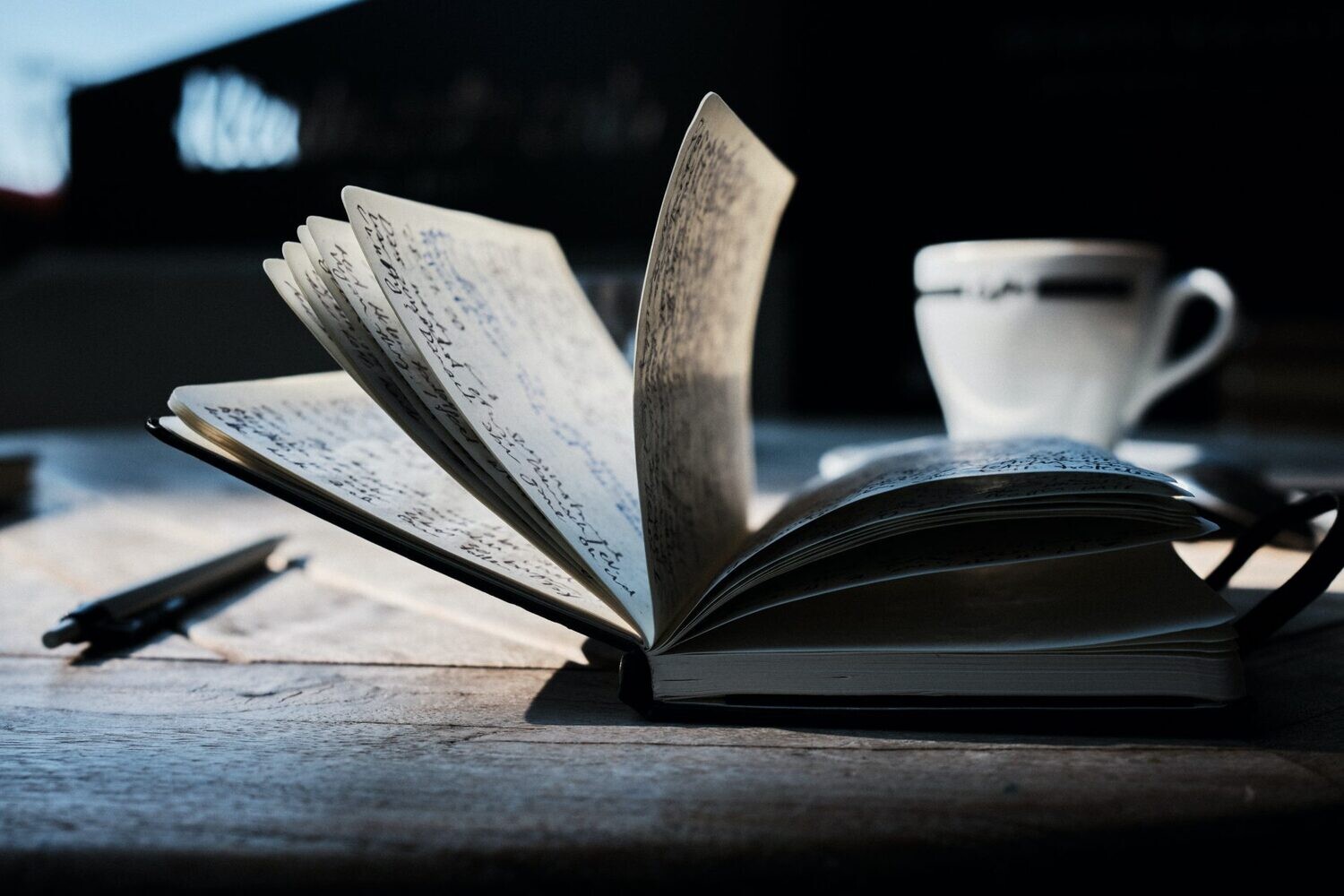 How to Write a Press Release That Gets Results (2022)