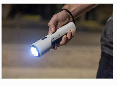 TASER STRIKELIGHT 2 STUN FLASHLIGHT