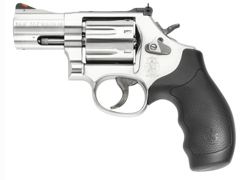 S&amp;W 686 PLUS 357 MAG 2.5" 7-RD REVOLVER