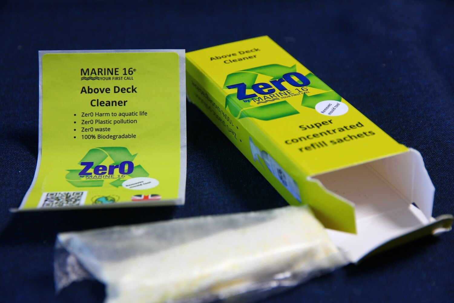 Maritieme ZERO afval-ZERO pollutie-reinigingsproducten in een toonbankset