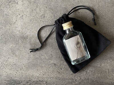 Koesterflesje met vrouwenkracht