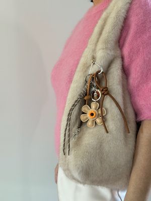 Key Chain Flower Beige