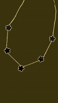 Clover Necklace Black