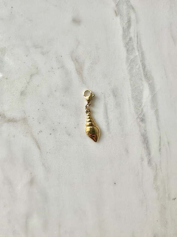 Charm Gold Shell
