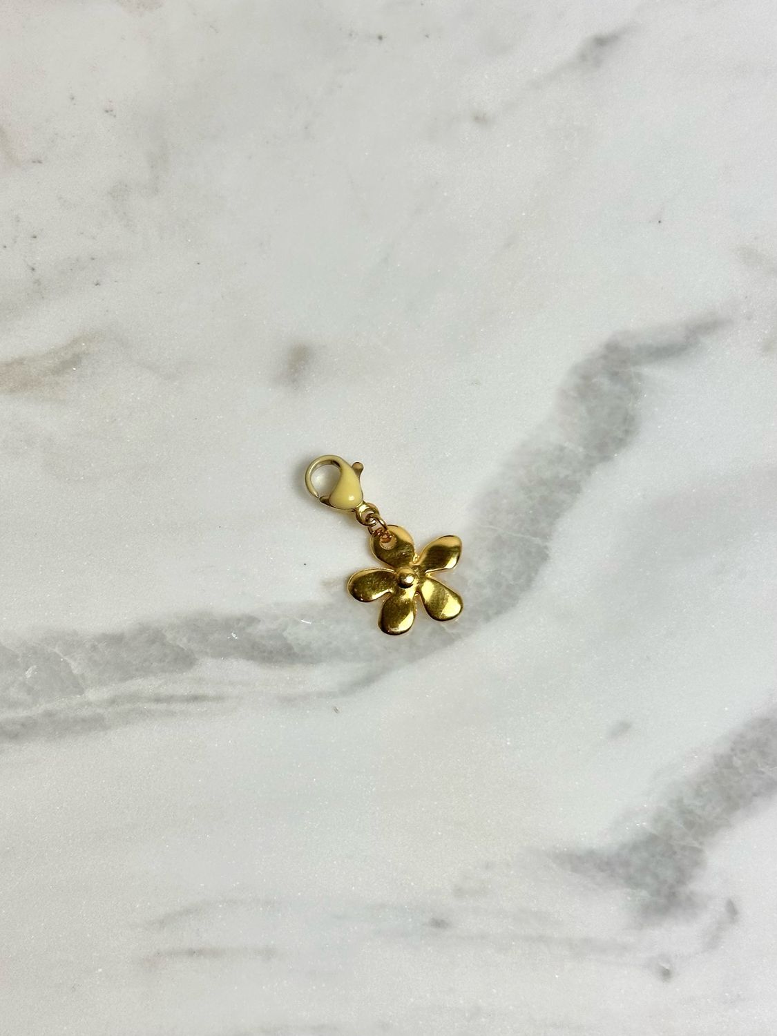 Lea Flower Gold