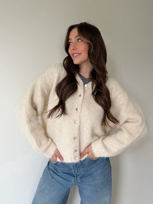 Juju Pull White