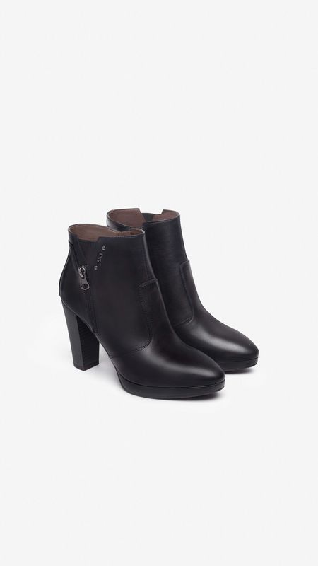 Zwarte enkellaarsjes Nero Giardini