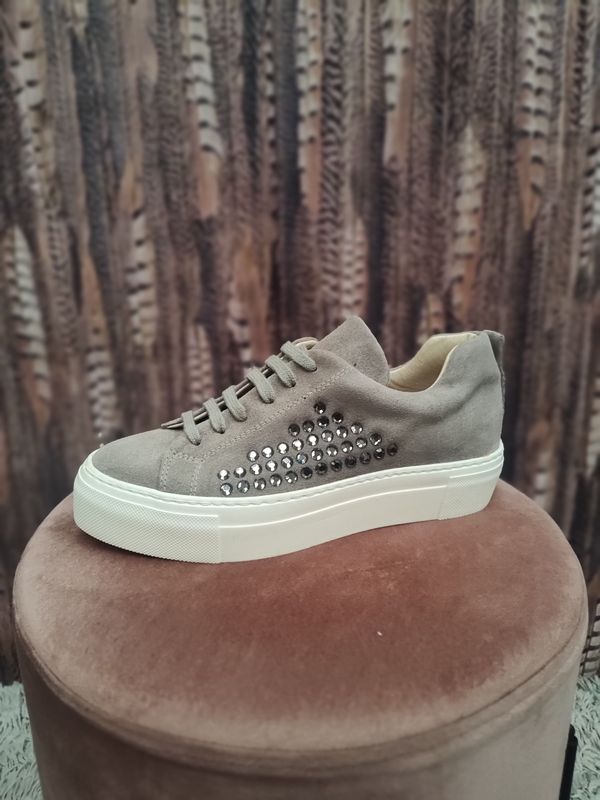 Sneakers in het taupe met steentjes (MAAT 36)