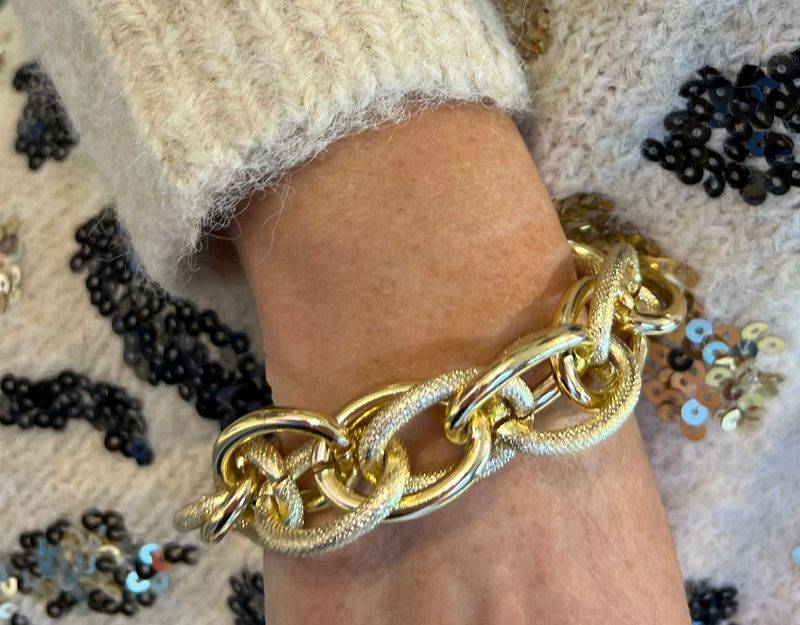 Goudkleurige armband