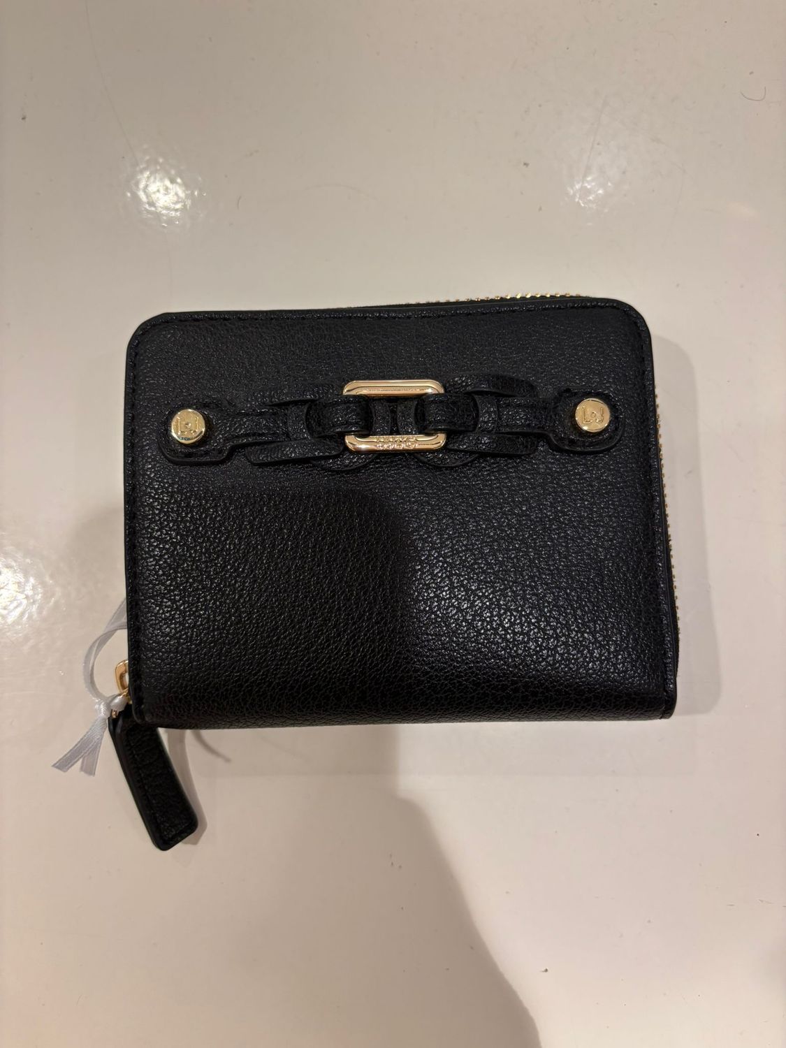 Portemonnee Liu-Jo verkrijgbaar in twee verschillende kleuren en met goudkleurige afwerking