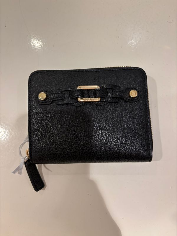 Portemonnee Liu-Jo verkrijgbaar in twee verschillende kleuren en met goudkleurige afwerking