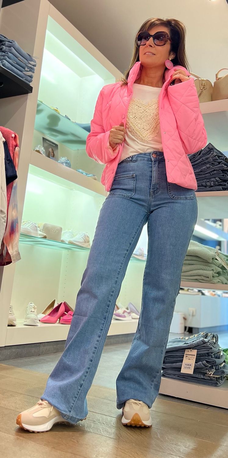 Prachtige jeansbroek met speciale afwerking (MAAT 34)