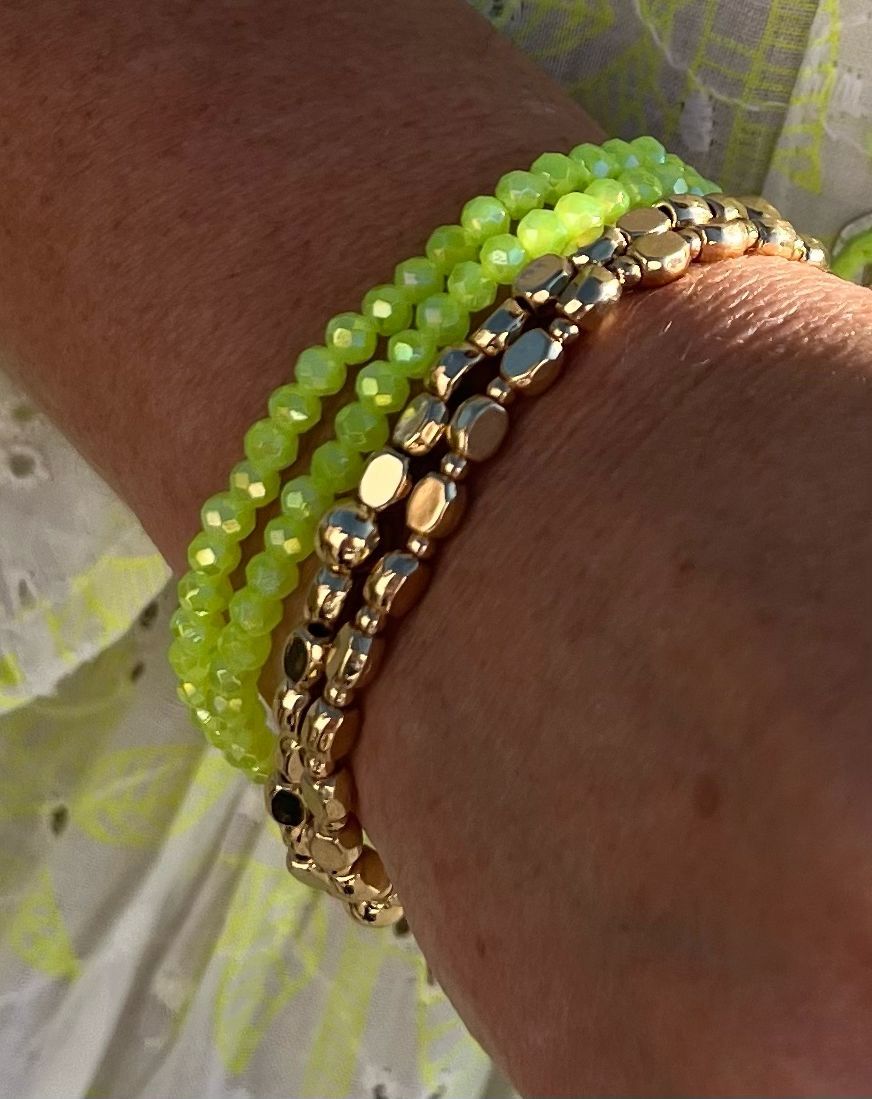 Set van vier armbandjes