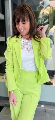 Blazer in het limoengroen Blazer in het limoengroen