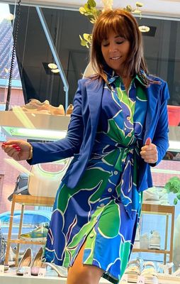 Blazer verkrijgbaar in twee verschillende kleuren Blazer verkrijgbaar in twee verschillende kleuren