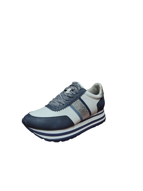 Sneakers met donkerblauwe tinten Sneakers met donkerblauwe tinten