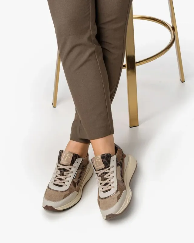 Sneakers van Floris Van Bommel met leopard en bruine tinten