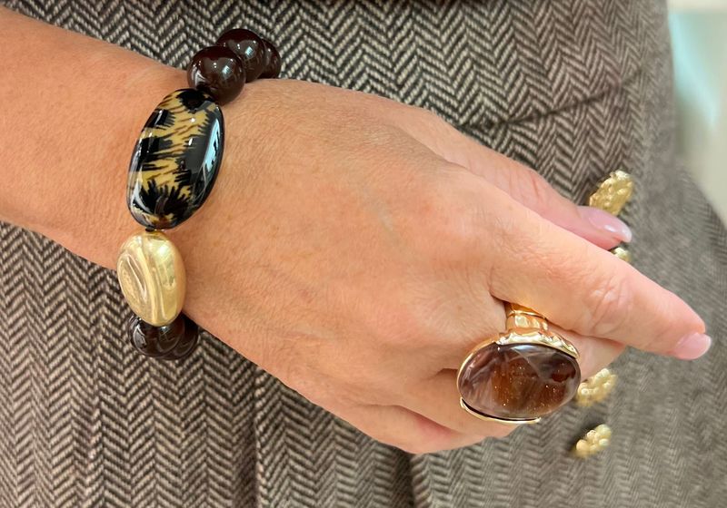 Prachtige ring op een rekker