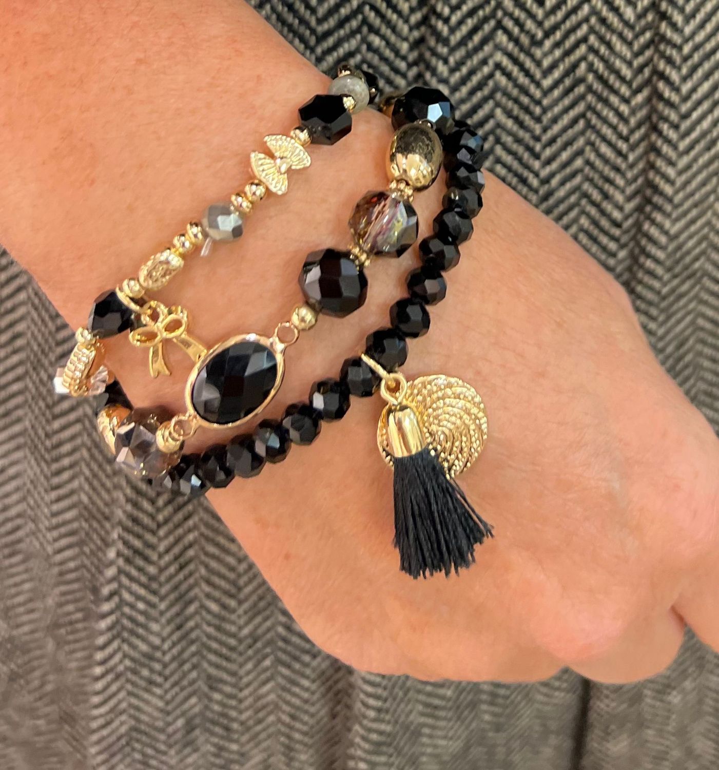 Set van drie zwarte armbanden