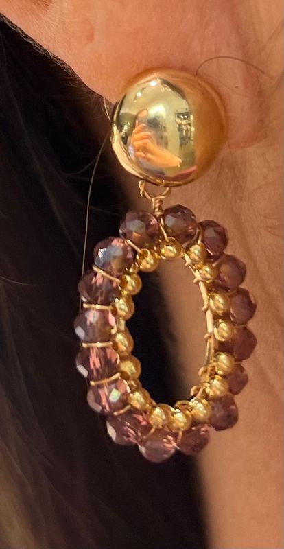 Oorbellen met aubergine tinten
