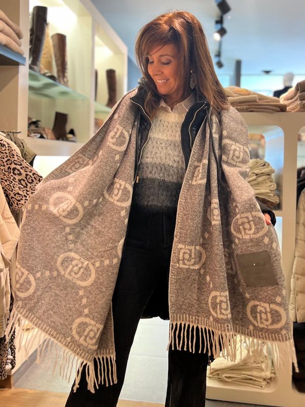 Sjaal van Liu Jo in het grijs