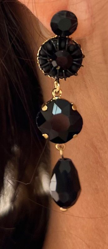 Prachtige zwarte oorbellen met steentjes