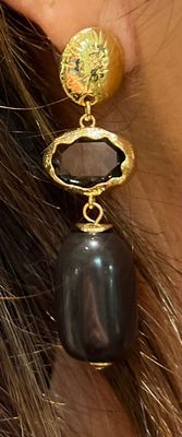 Chocobruine oorbellen met steen