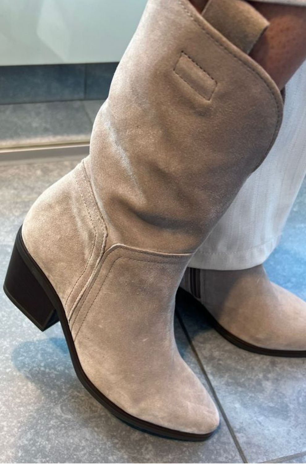 Beige laarsjes van Gabor