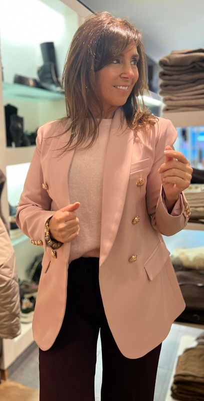 Blazer met gouden knopen in het oudroze