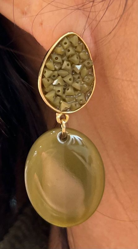 Kaki groene oorbellen