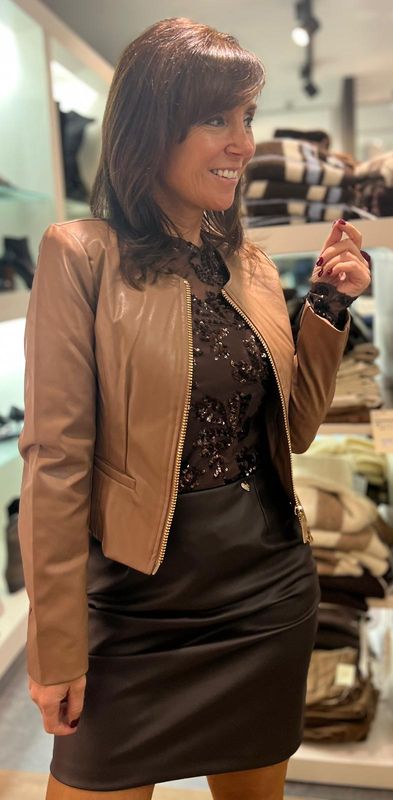 Lederlook jasje in het cappuccino kleur