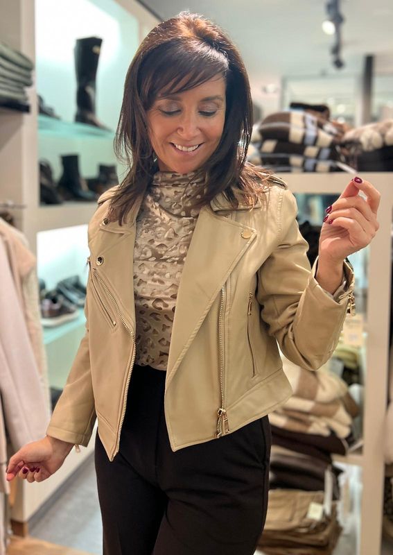 Beige lederlook jasje