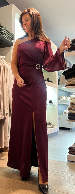 Kleedje one sleeve en steentjes verkrijgbaar in twee verschillende kleuren