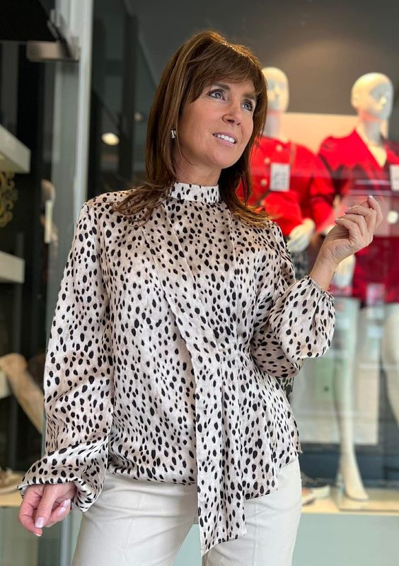 Blouse met prachtige print in drie kleuren