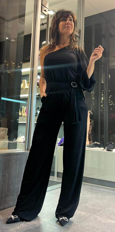 Feestelijke jumpsuit met steentjes verkrijgbaar in twee verschillende kleuren