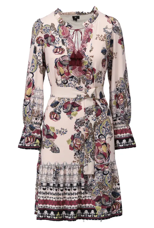 Kleedje met bloemenbedrukking met bordeaux en donkerblauw