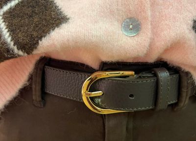 Lederen riem in het chocobruin