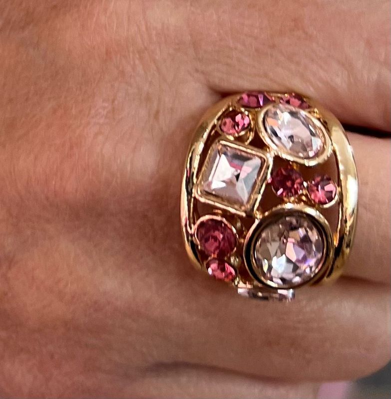 Prachtige ring met mooie stenen