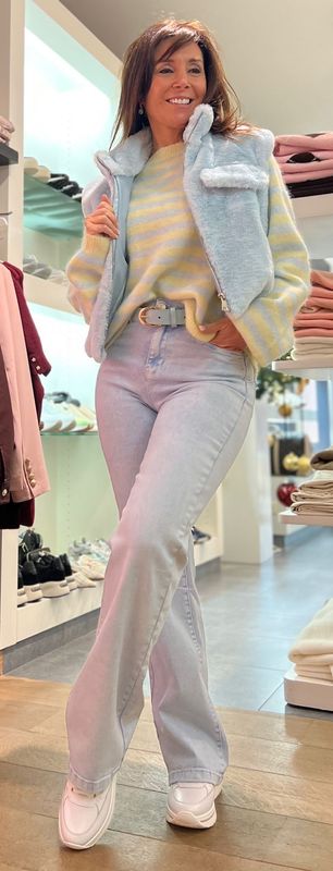 Prachtige jeans met wijde pijpen