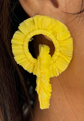 Oorbellen in het geel