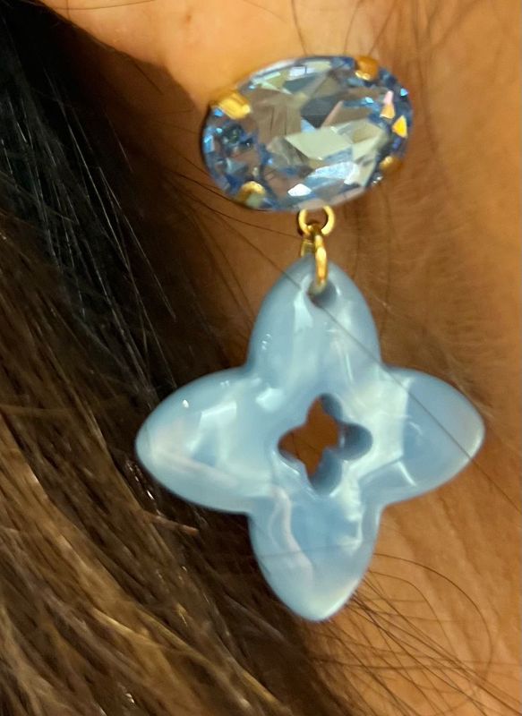 Oorbellen in het lichtblauw