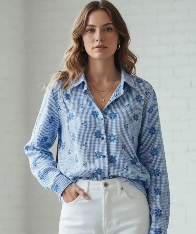 Geruite blouse met borduursel in bloemen