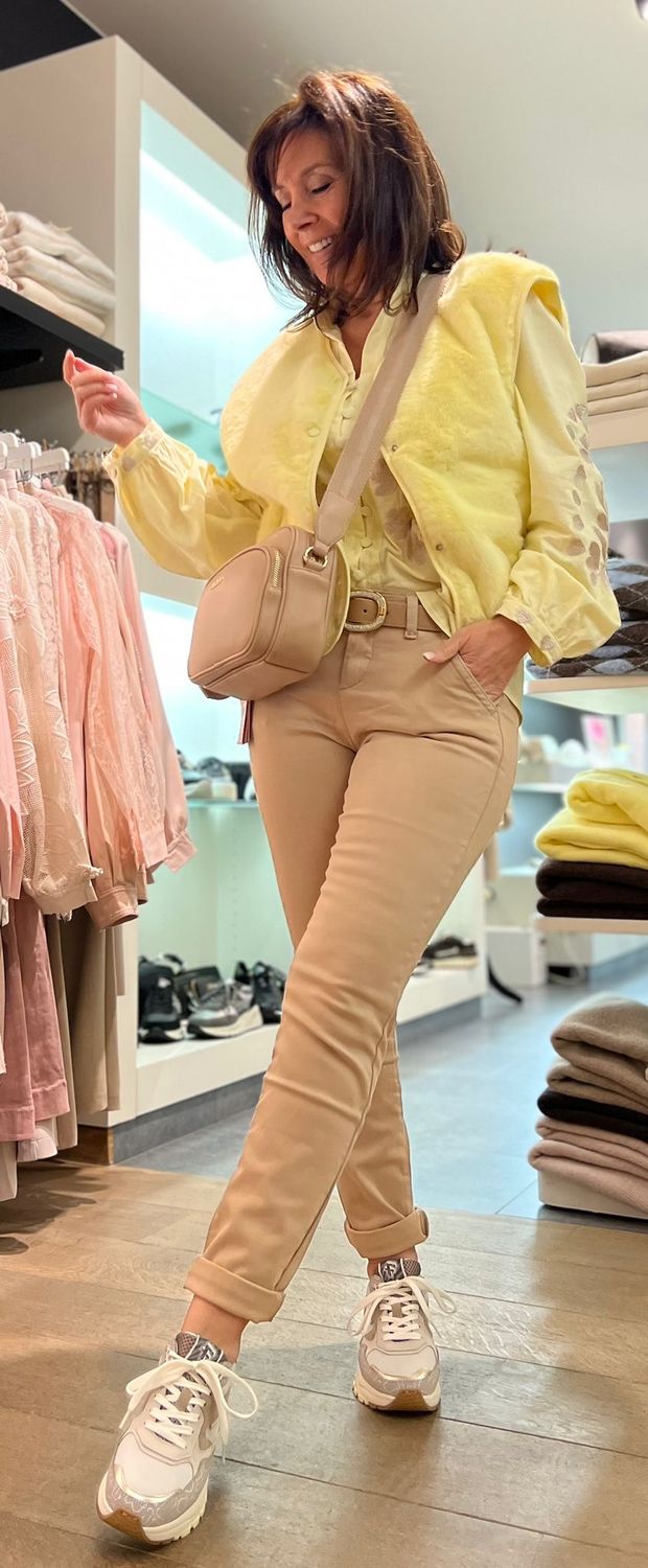 Chino in het beige