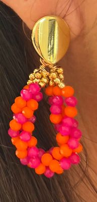 Oorbellen met fuchsia en koraal