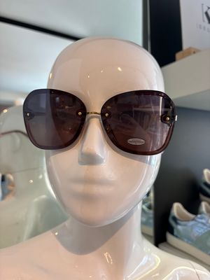 Mooie zonnebril verkrijgbaar in twee verschillende kleuren